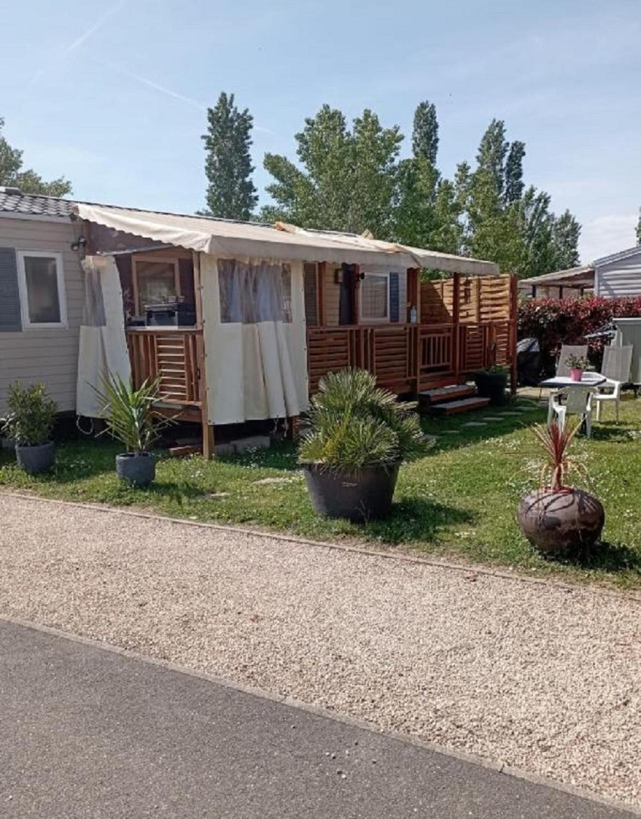 Mobile Home For You Les Rives De Condrieu Eksteriør billede